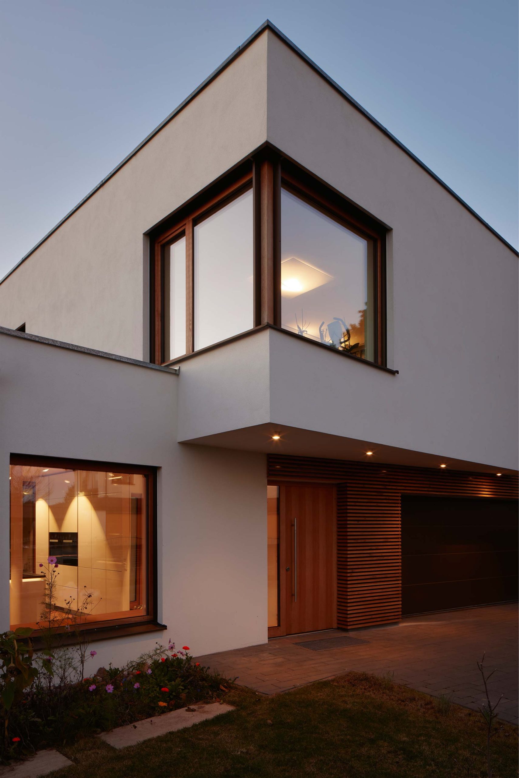 Eingangsbereich vom Haus GLZ. Entworfen von der Bermüller+Niemeyer Architekturwerkstatt aus Nürnberg.